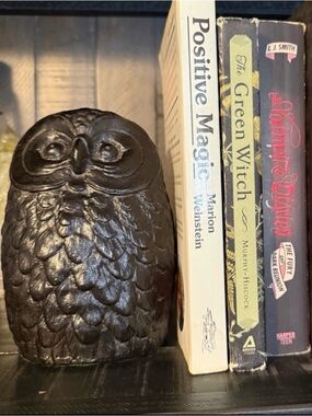 VINTAGE CAST IRON OWL FIGURINE / BOOKEND – HEAVY BLACK METAL